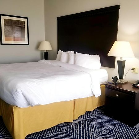 Comfort Inn & Suites Dallas Medical-Market Center Eksteriør bilde