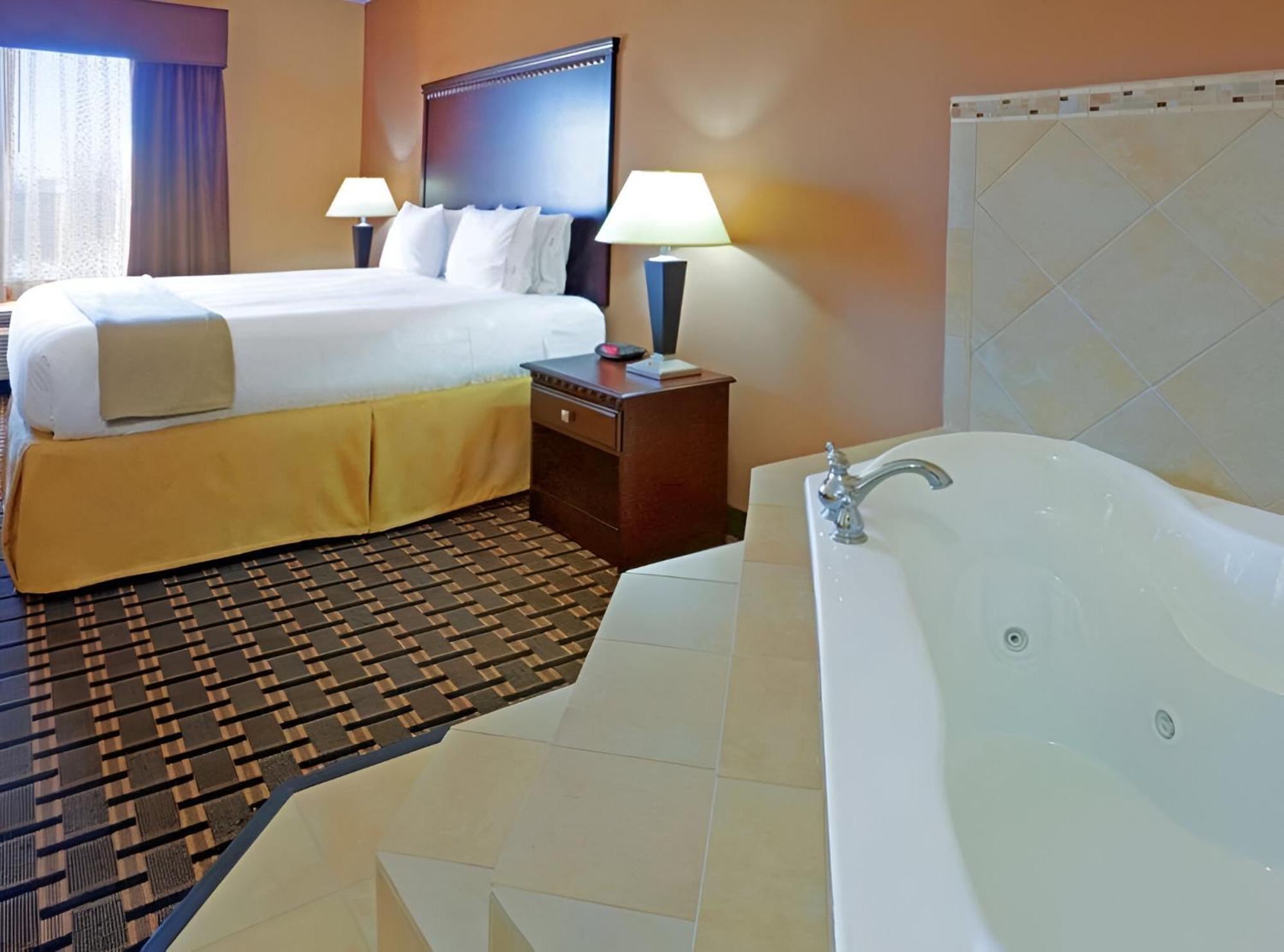Comfort Inn & Suites Dallas Medical-Market Center Eksteriør bilde