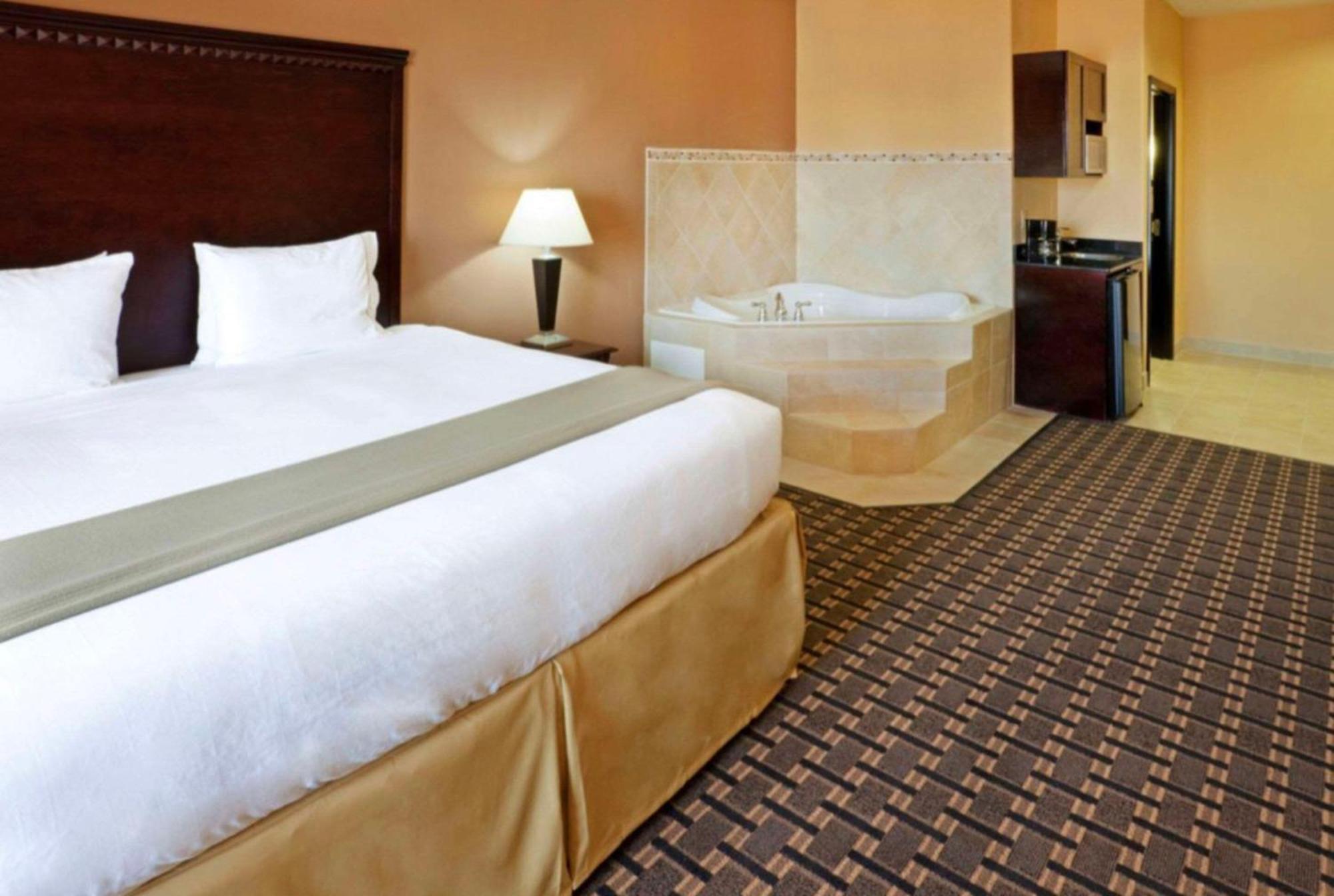 Comfort Inn & Suites Dallas Medical-Market Center Eksteriør bilde