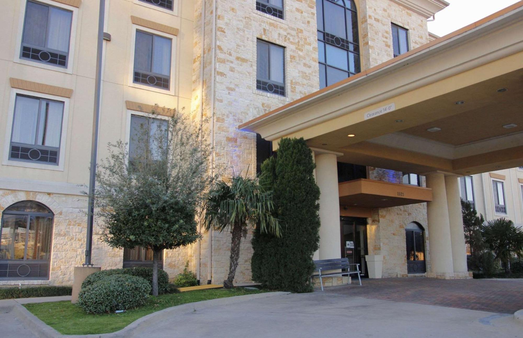Comfort Inn & Suites Dallas Medical-Market Center Eksteriør bilde
